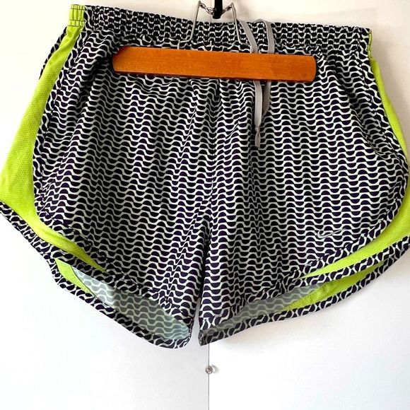 Nike Dri Fit Athletic Shorts Purple/Lime Green Shorts Size M - Picture 1 of 6